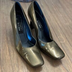 Stuart Weitzman Gold Heels Sz 7.5